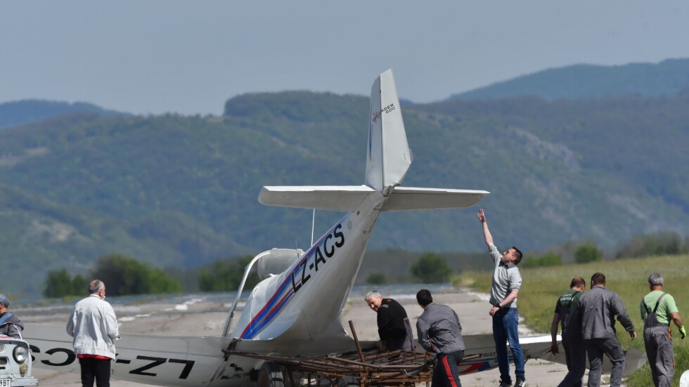 Техническа или човешка грешка е причина за авиоинцидента с Ивайло Пенчев?