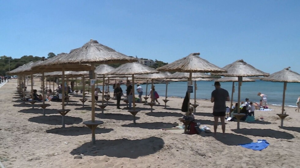 Плажовете в Гърция вече са пълни