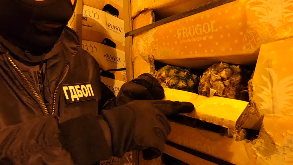 Наркотик в кашони: Разбиха група, внесла у нас половин тон колумбийски кокаин