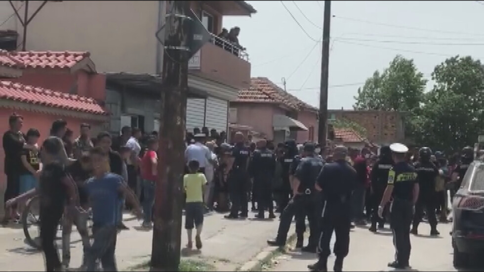 Напрежение в ромската махала в Ямбол, която е под карантина (ВИДЕО)