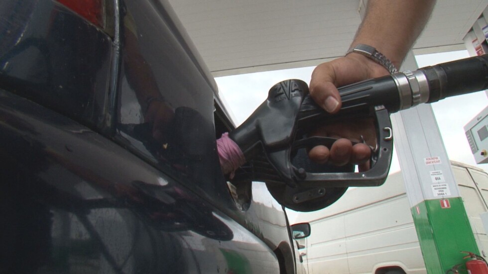 Държавата на пазара на горивата: Според експерти ефектът върху цените няма да е дългосрочен