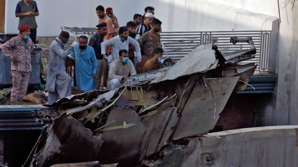 Технически проблем вероятно е причина за самолетната катастрофа в Пакистан 