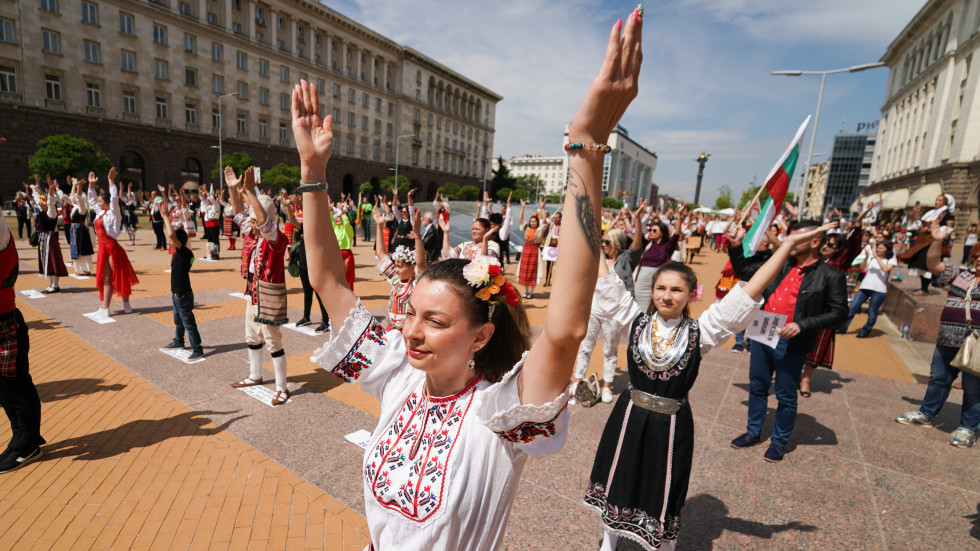 Протест навръх празника: Танцьори и музиканти с призив да се отворят залите за изкуство 