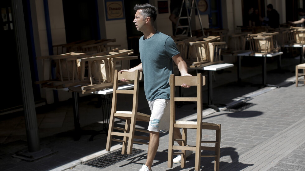 Отварят ресторантите и кафенетата в Гърция 