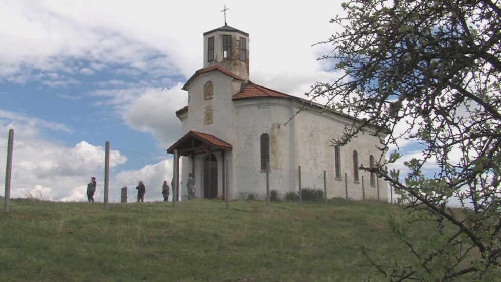 Чудеса се случват в храма "Св. Георги Победоносец" в село Лиляч 