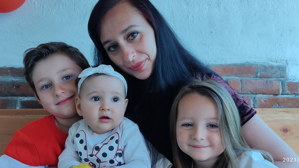 Димитрина Младенова, психотерапевт и майка на три деца : Бързо разбрах, че майчинството е по-скоро пътуване на „закрито”