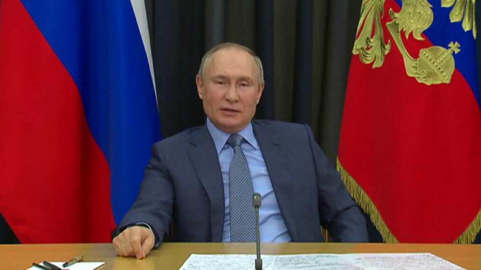 Путин за „Спутник V”: Сигурна е колкото автомат „Калашников“