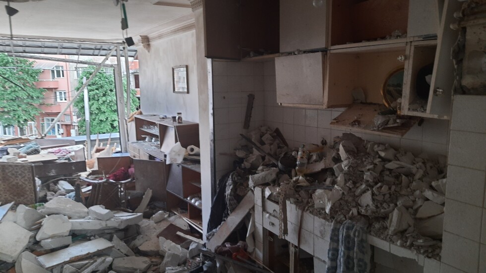 Взрив от бойлер срина апартамент в Асеновград (СНИМКИ)