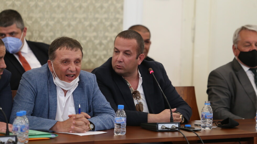Прокуратурата проверява казаното от Илчовски и Ангелов в парламента