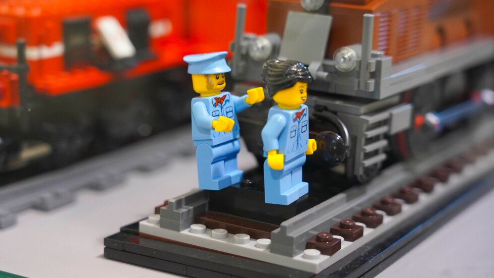 "Лего" възнамерява да произвежда играчките си от рециклирана пластмаса