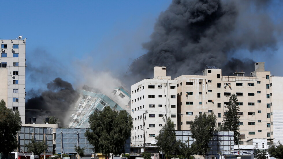  Израелската войска унищожи постройка с офиси на „ Асошиейтед прес “ и „ Ал Джазира ” в Газа 
