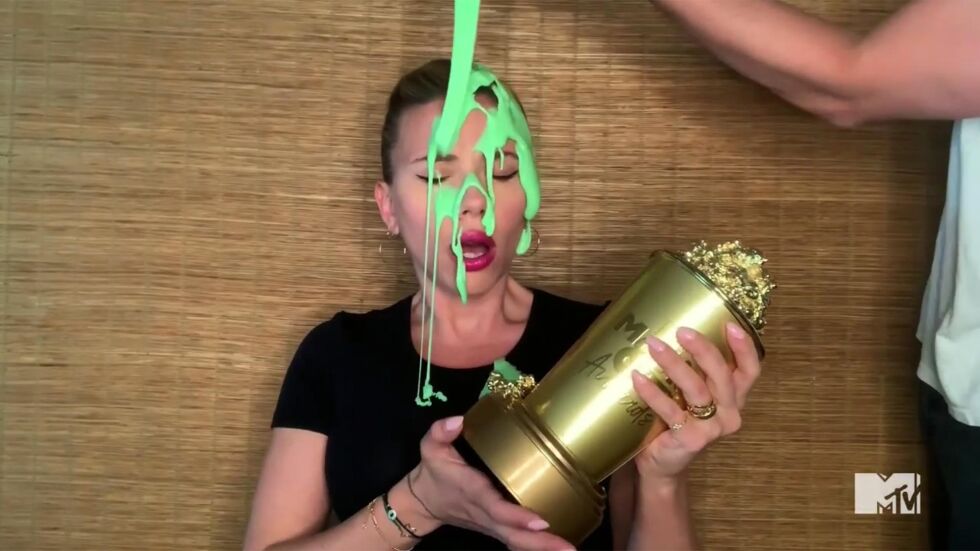 Какво се случи със Скарлет Йохансон на филмовите награди на MTV