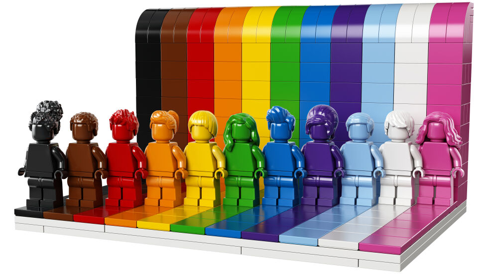 LEGO представиха фигурки във всички цветове на ЛГБТИ+ движението