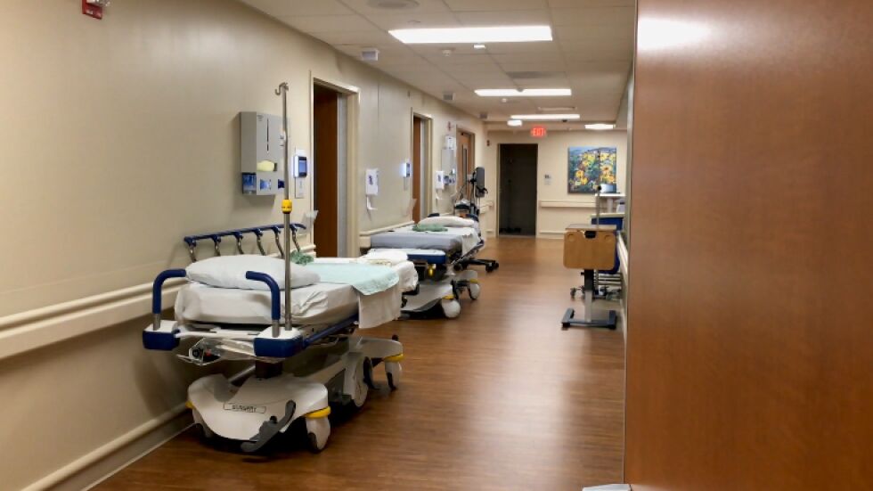 МЗ временно спря обществени поръчки на държавни болници