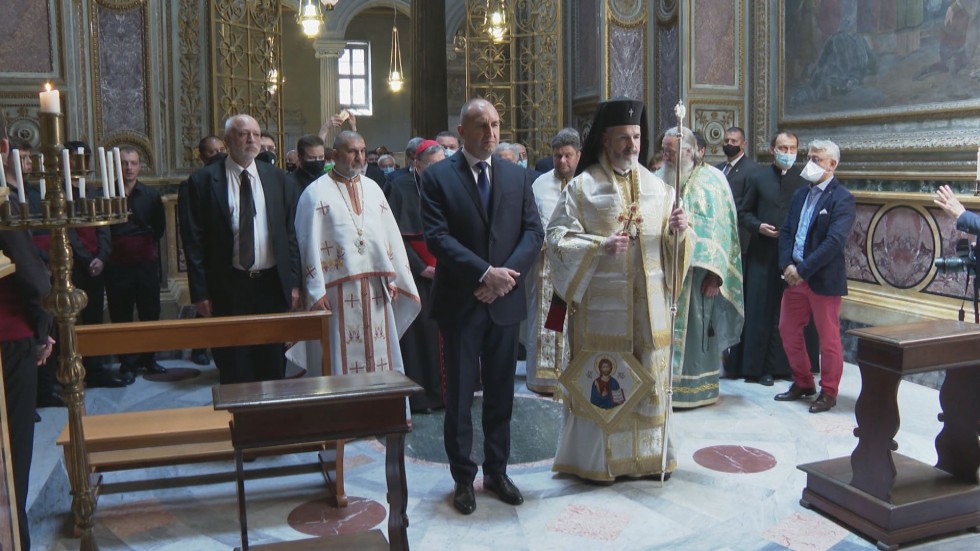 За първи път: Български архиепископ води служба в базиликата "Сан Клементе" в Рим