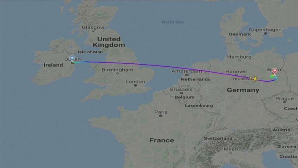 Самолет на „Райънеър“ кацна извънредно в Берлин