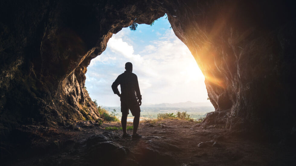 „Да натиснеш пауза“: 15 души живяха 40 дни в пещера, за да изследват усещането за време
