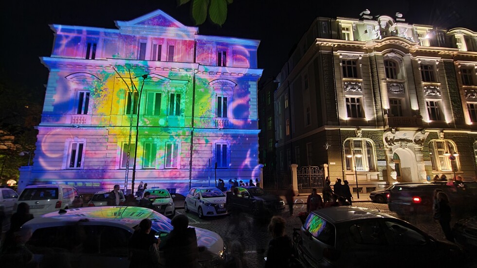 Фестивалът „Лунар“ превръща София в галерия под открито небе