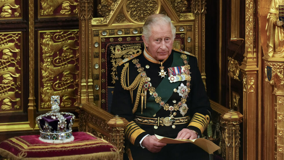 За пръв път: Принц Чарлз смени кралица Елизабет II на откриването на британския парламент