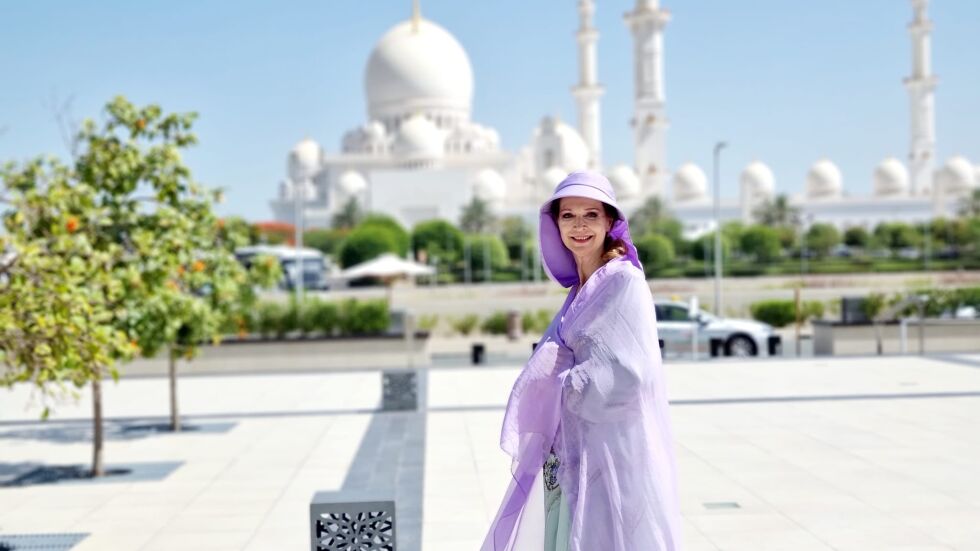 Росица Кирилова на луксозна разходка в Арабските емирства (СНИМКИ)