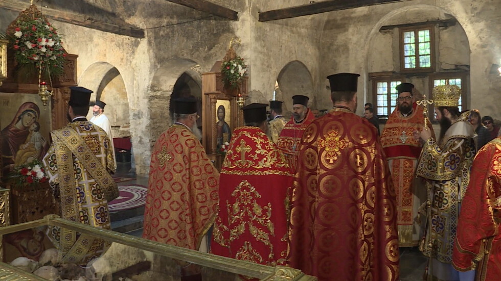 Църквата почете паметта на баташките новомъченици