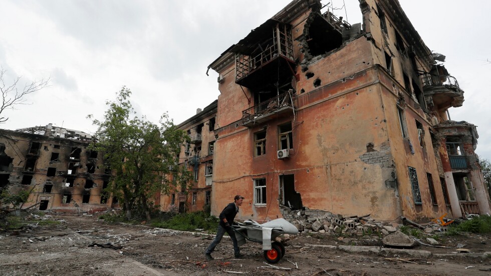 Трети месец на войната: Русия засилва атаките в Донбас