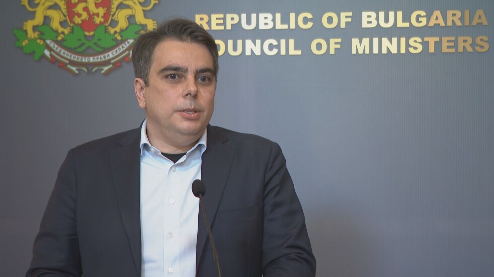 Асен Василев отговаря: Подготвя ли български закон „Магнитски“?