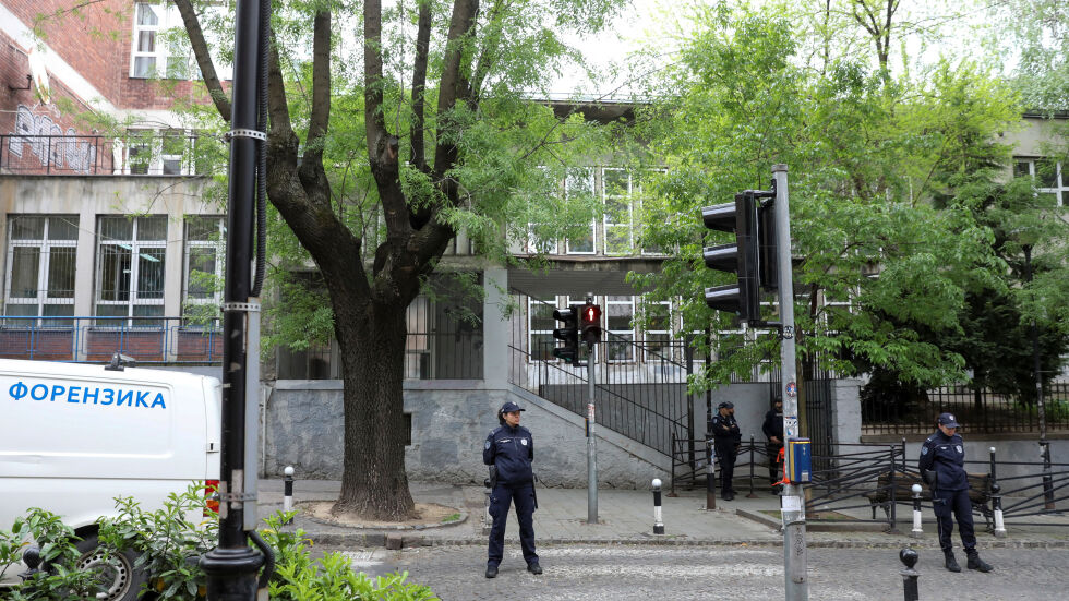 Тридневен траур в Сърбия сред стрелбата в белградско училище