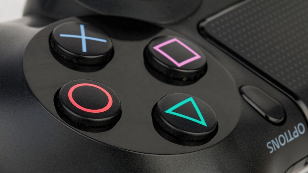 Защо Sony избра тези форми за контролера на PlayStation