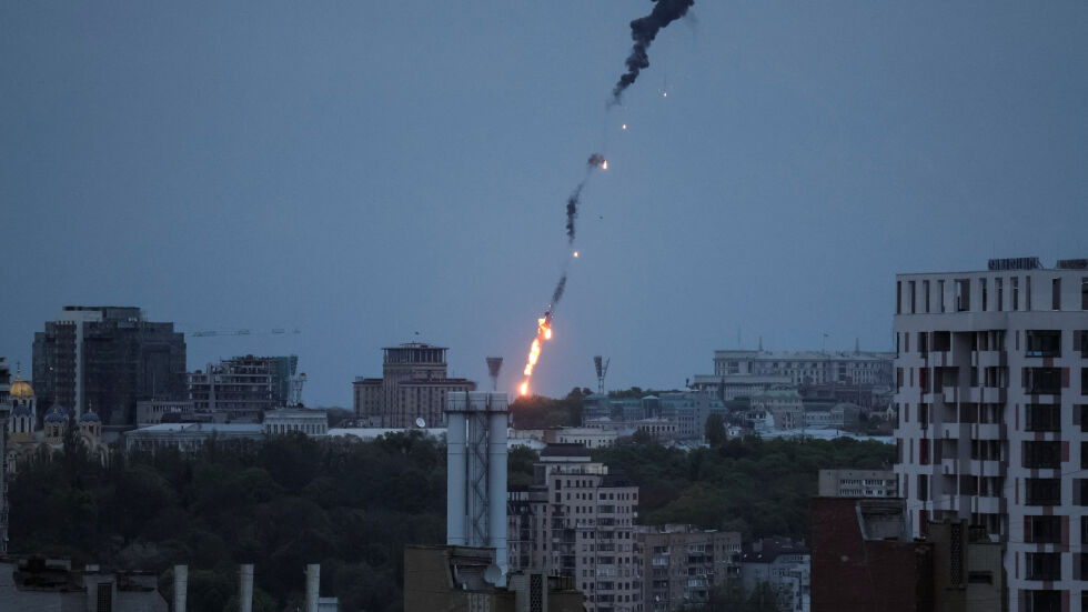 Отново въздушна тревога и взривове в Киев и други части на Украйна