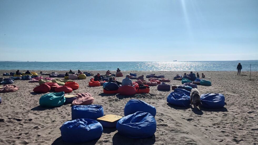 Приложение помага на туристите предварително да си запазват чадър и шезлонг на плажа