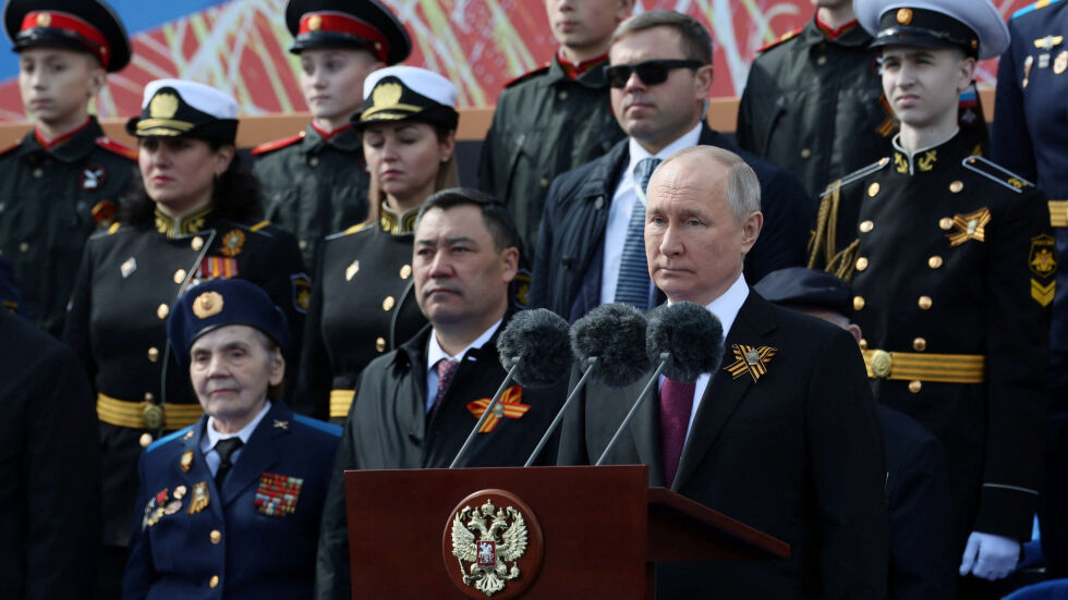 Кратък и без кулминация: Путин говори по-малко от 5 минути на парада за 9 май (СНИМКИ и ВИДЕО)