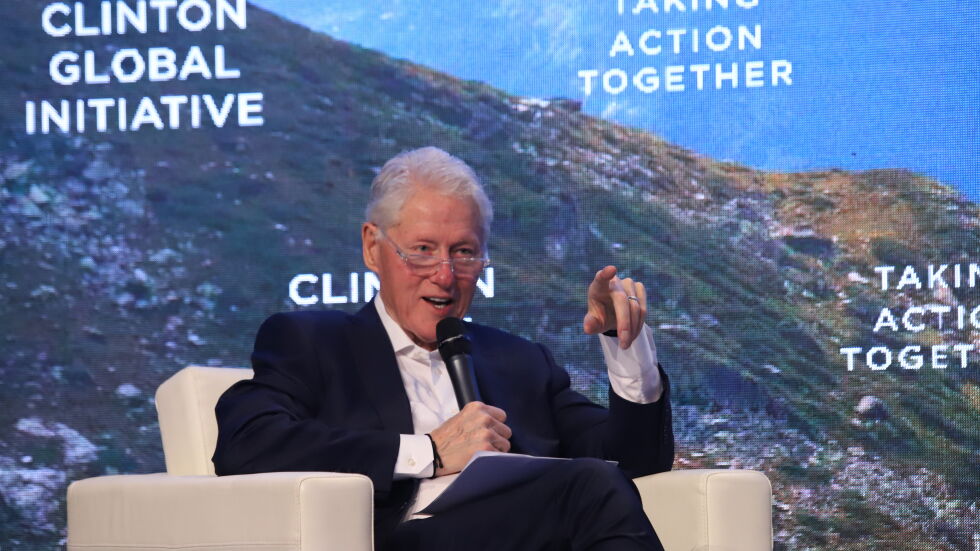 Бил Клинтън у нас: Все по-зависими сме едни от други