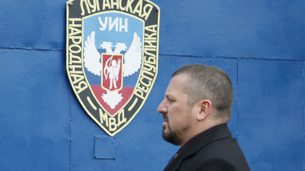 Вътрешният министър на ЛНР е тежко ранен при експлозия в бръснарница