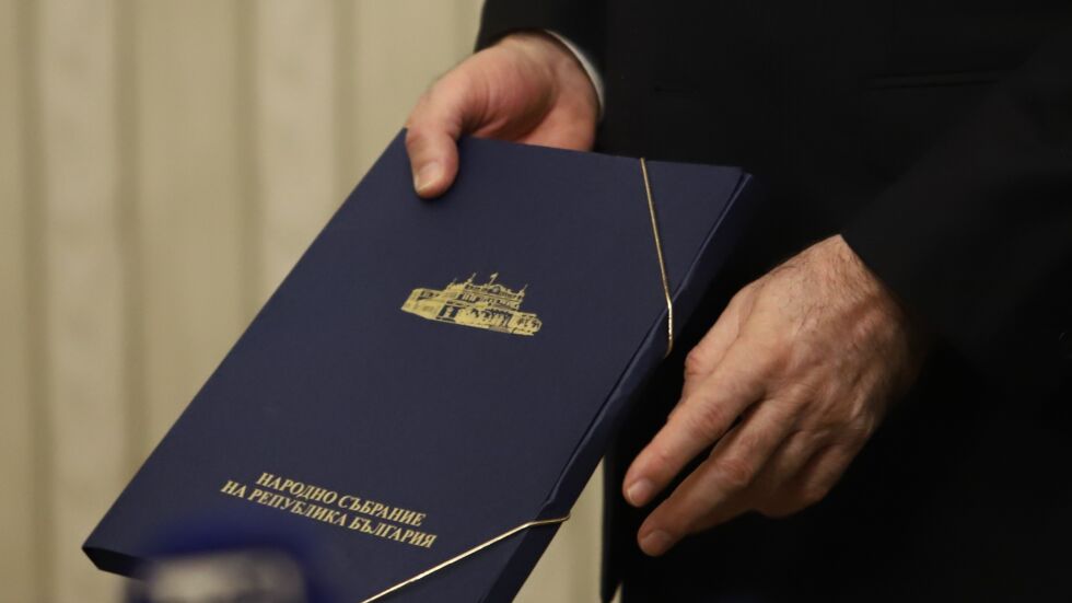Президентът издаде указ за назначаване на служебния кабинет „Главчев“ (СПИСЪК)