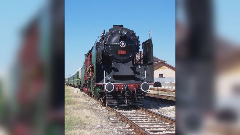 Из красиви местности в Балкана: Парен локомотив ще вози от София до Копривщица и обратно