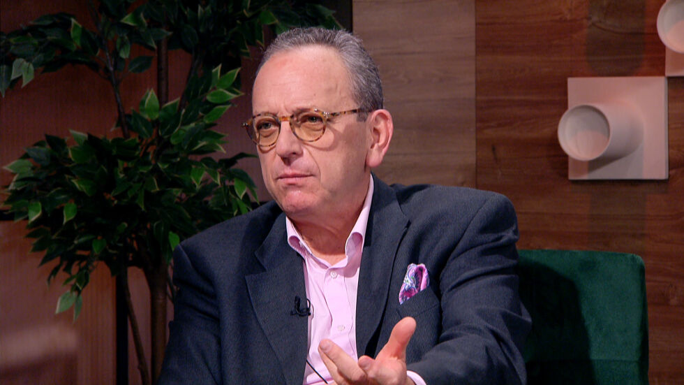  Петър Стоянович: Не знам дали българинът търси повече Бога, или данъчния контрольор 