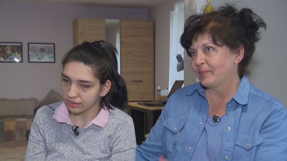  „ Много обичам да карам колело “: Как „ Бригада нов дом “ промени живота на едно момиче в инвалидна количка? 