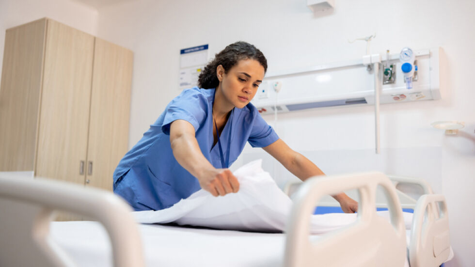  Криза за фрагменти: Как да си набавим незабавно 17 000 медицински сестри? 