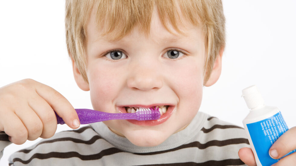 Как да мотивираме детето да си мие зъбите 