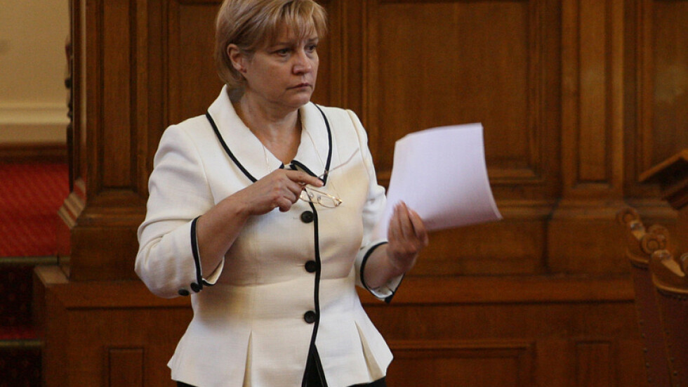 Менда Стоянова: Имаше натиск от всички политически сили Радев да представи своя екип предварително 