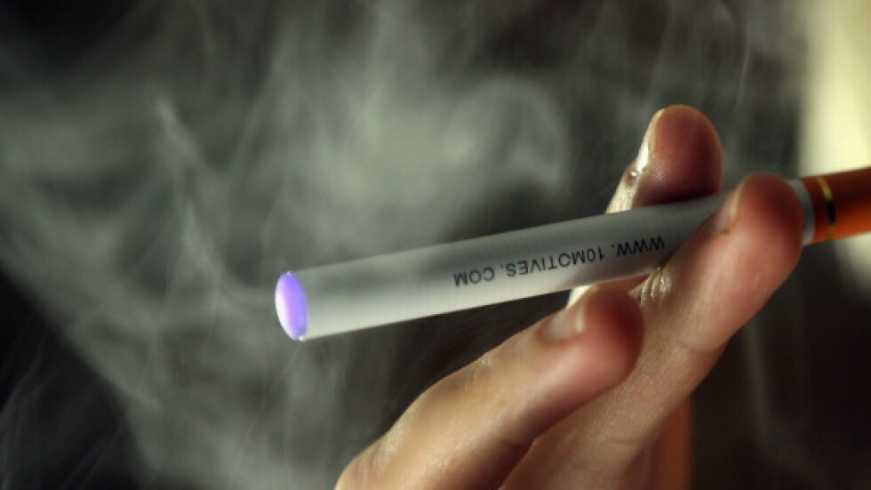 СЗО препоръча забраната на електронните цигари на закрито