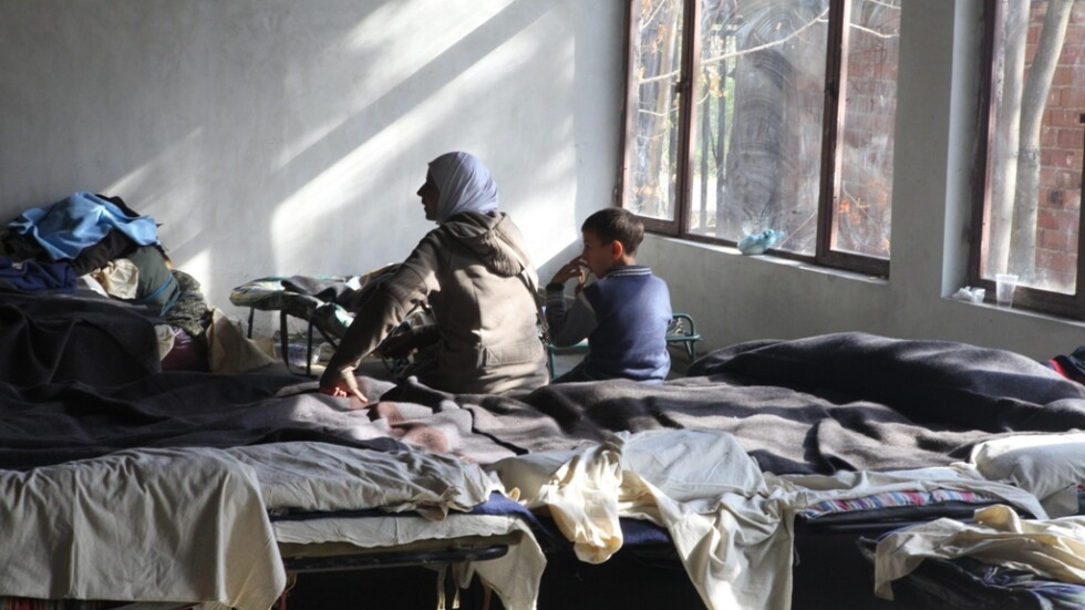 Бум на кожни заболявания в бежанския център в Харманли