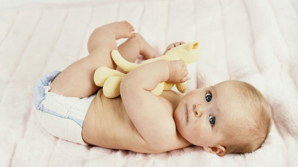 Наръчник за новородени бебета - грижи, хранене, къпане, гимнастика