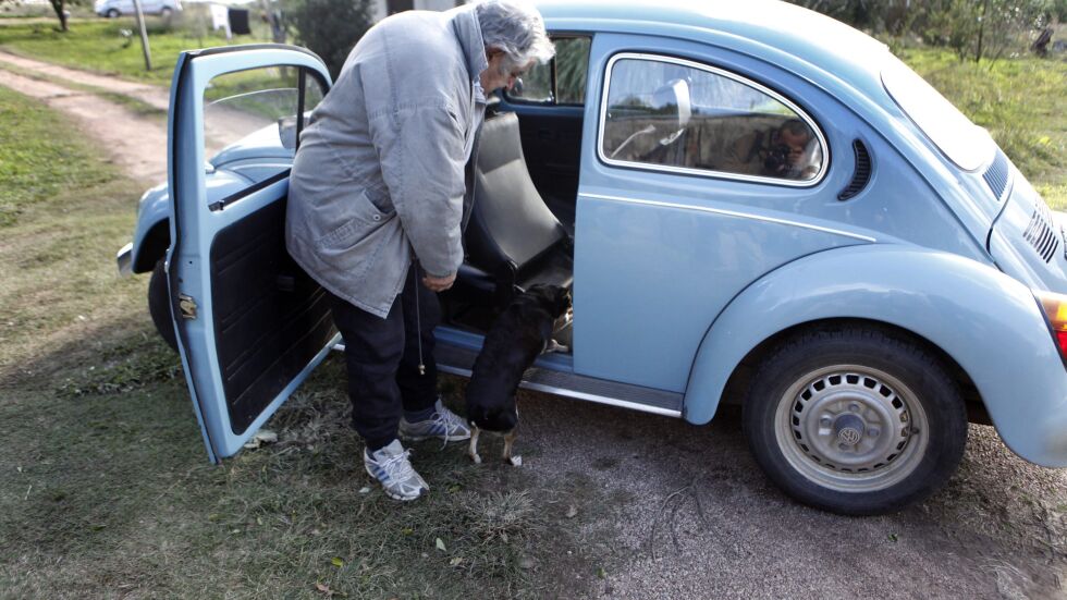 Уругвайският президент отказва да се раздели с 27-годишната си кола