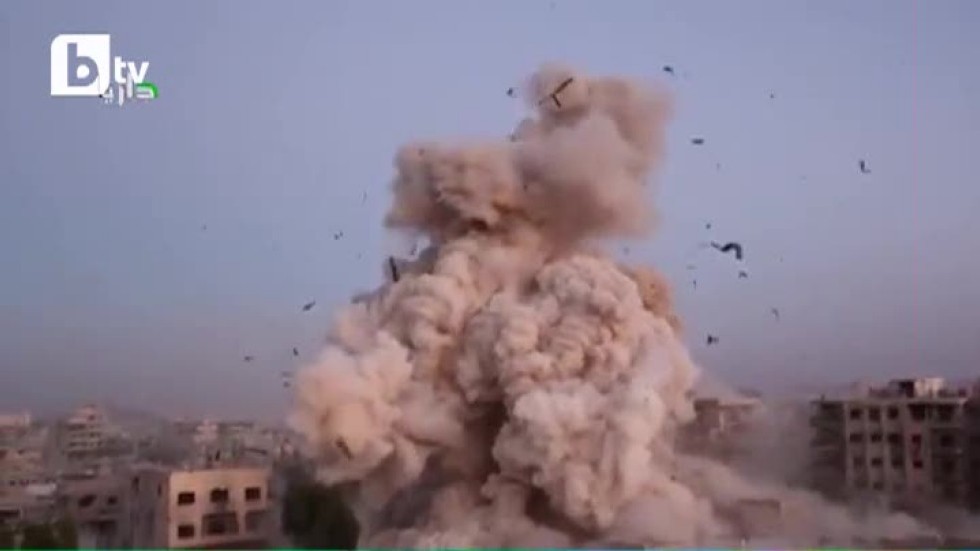 Огромни експлозии от варелни бомби в Сирия