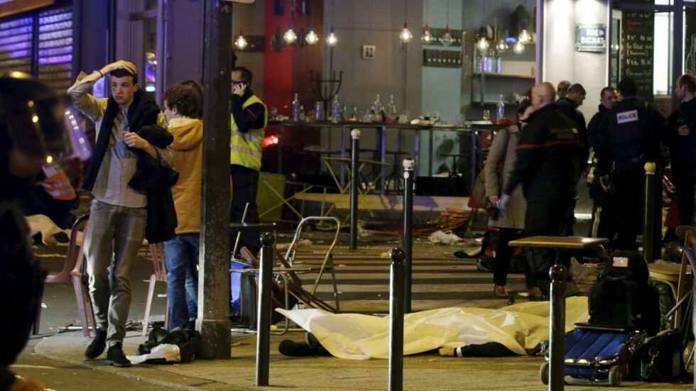 Терористични атаки окървавиха Париж (ОБЗОР)
