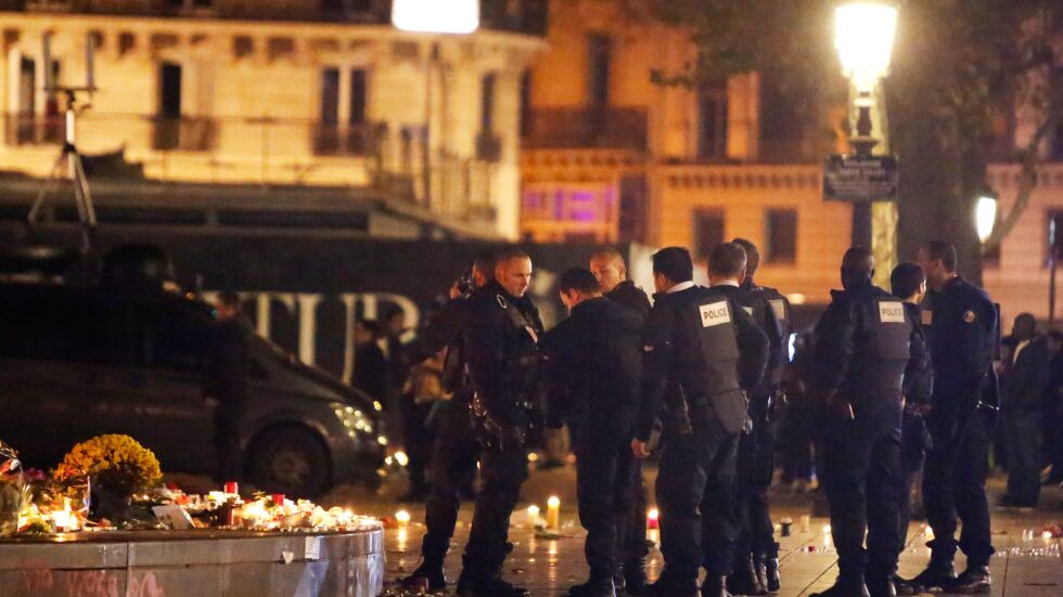 Френската полиция влезе в предградията