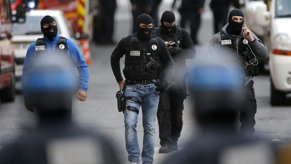Двама убити и седем арестувани след края на спецакцията в Сен Дени 