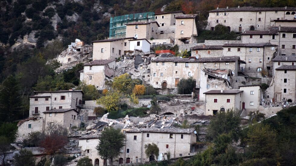 Земната повърхност в зоната на земетресението в Италия е потънала със 70 см